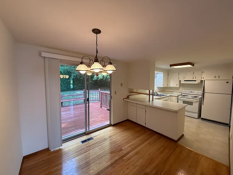 17245 Angeline Ave S #UPPER — Photo 5