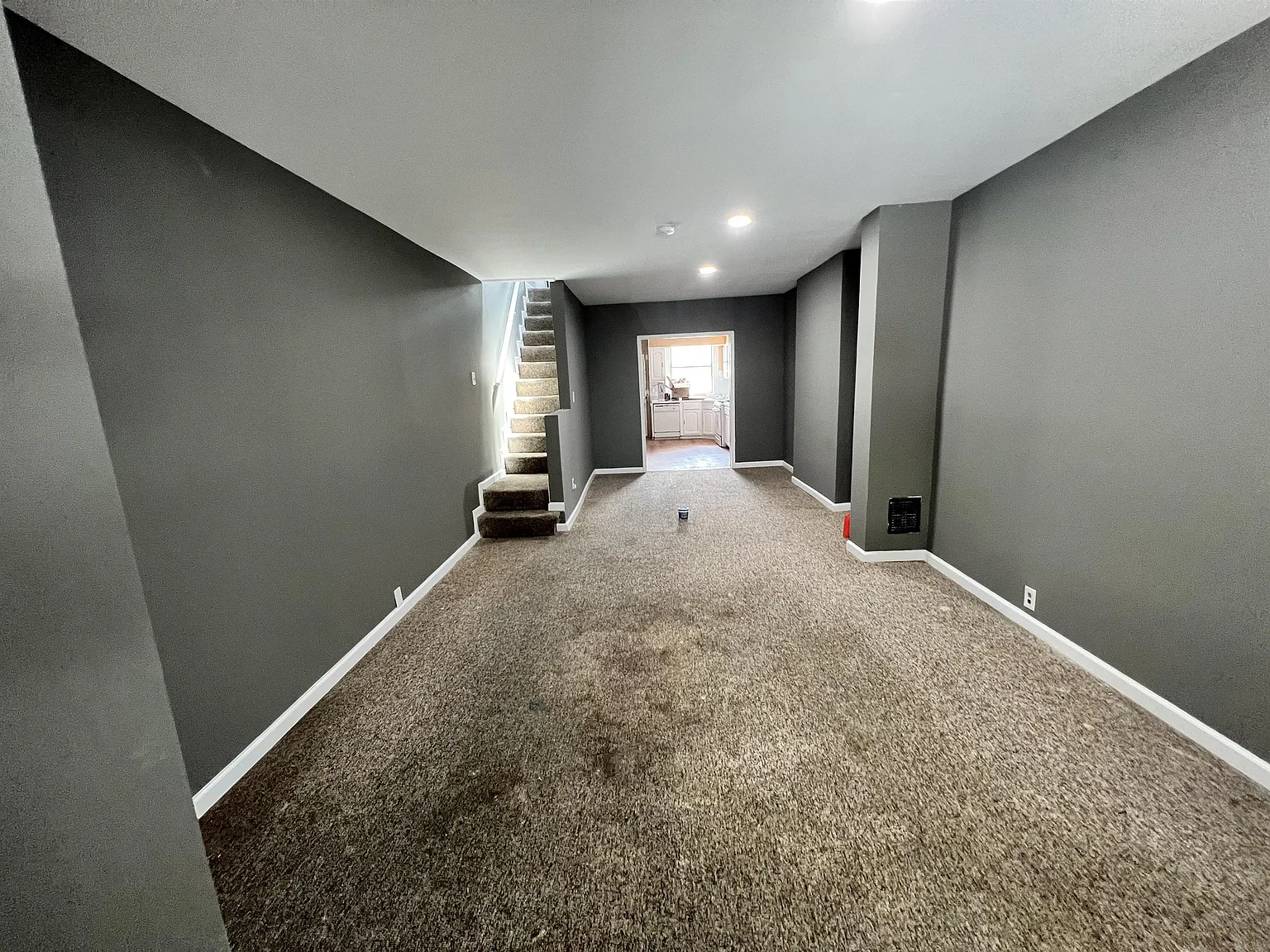 519 N Ellwood Ave photo 1