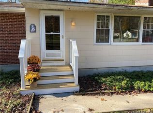 20 Hickory Ln, Madison, CT 06443