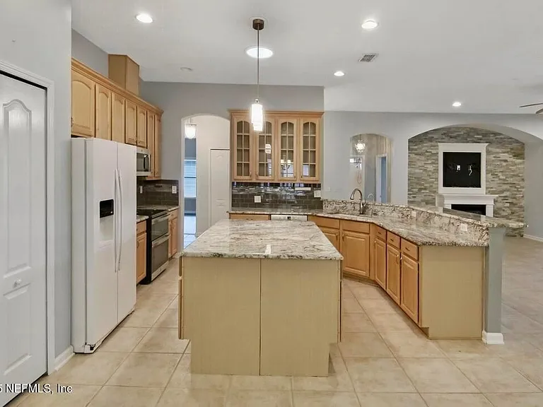 202 Casa Sevilla Ave — Photo 9