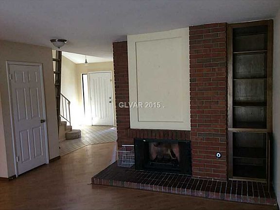 3rd image of 2430 Pickwick Dr #31