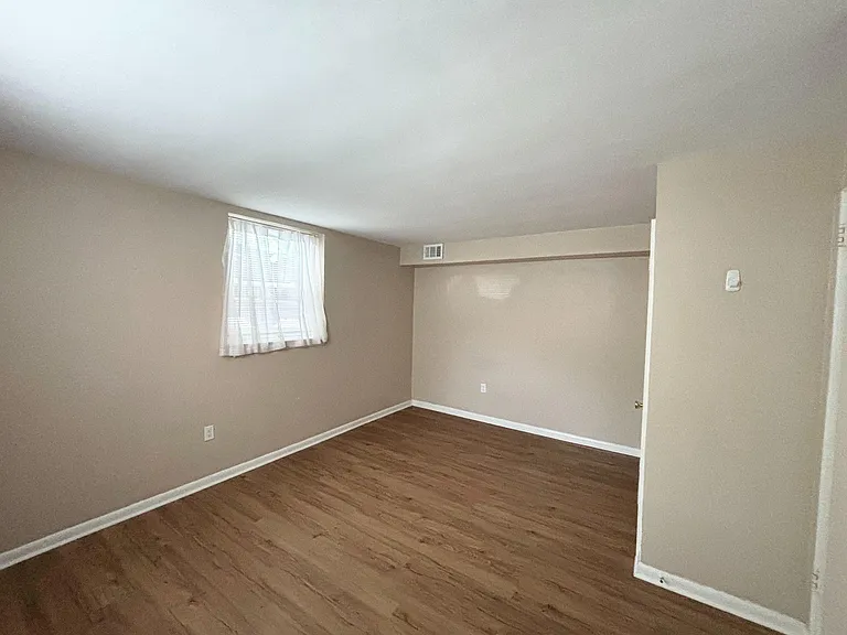 200 W Evergreen Ave #1B — Photo 9