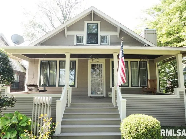 720 W Vine St, Taylorville, IL 62568