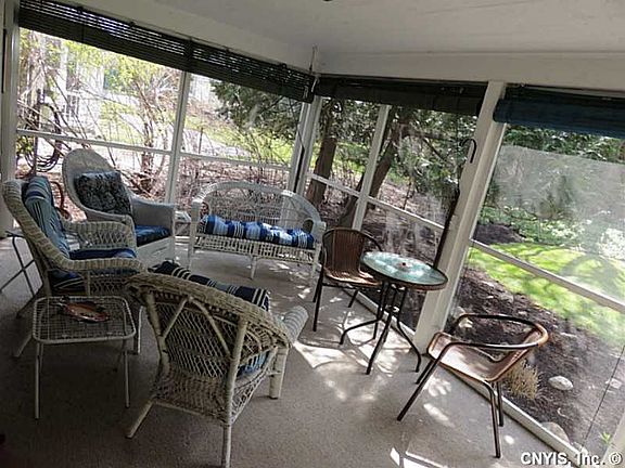 4th image of 133 Edwards Dr
