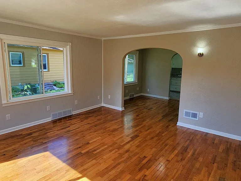 308 Main St — Photo 5