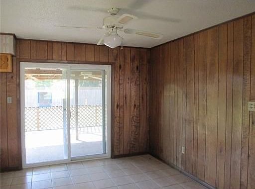 4th image of 554 Meadow Dr