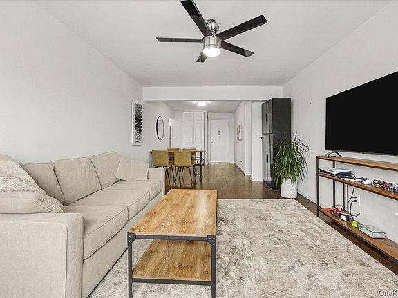 4th image of 6 Birchwood Court #5B