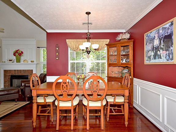 3rd image of 1195 Birchwood Ln