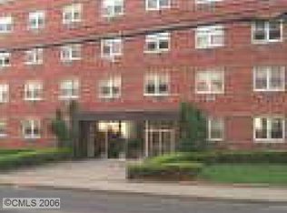 140 Grove St #G5K, Stamford, CT 06902