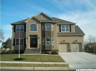2 Jamie Ct, Barnegat, NJ 08005