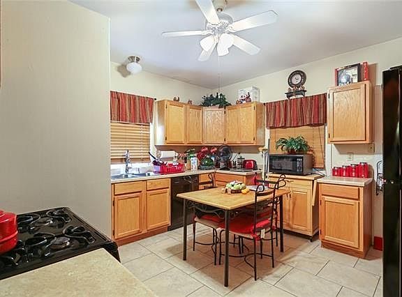 4th image of 2919-2921 Saint Philip St