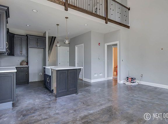 4th image of 623 Bourbon Ct
