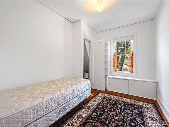 4th image of 285 Hill Ave