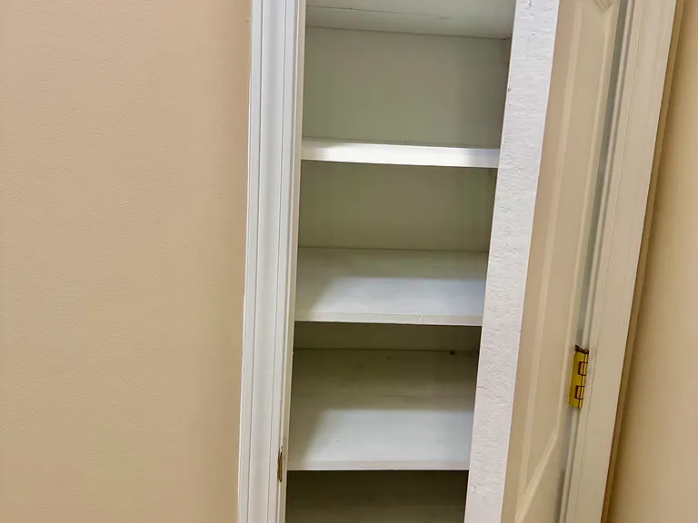 146 N Timber Dr — Photo 17