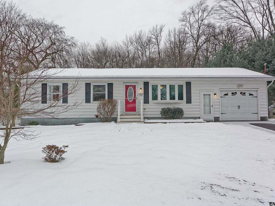 1st image of 23 Manchester Dr