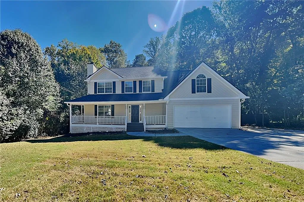 3 bed, 2.5 bath, 2558 sqft, $2,350 — Photo 1