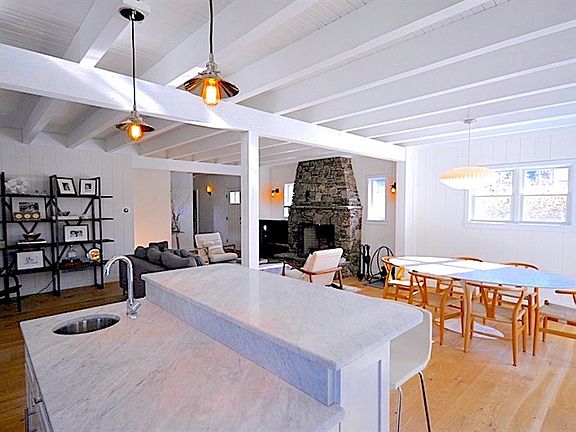 2nd image of 31 Windmill Ln