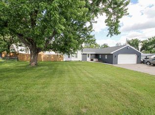 1125 Edgewood Rd NW, Cedar Rapids, IA 52405