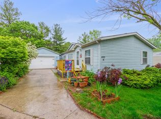 4021 Berwick Dr, Des Moines, IA 50320