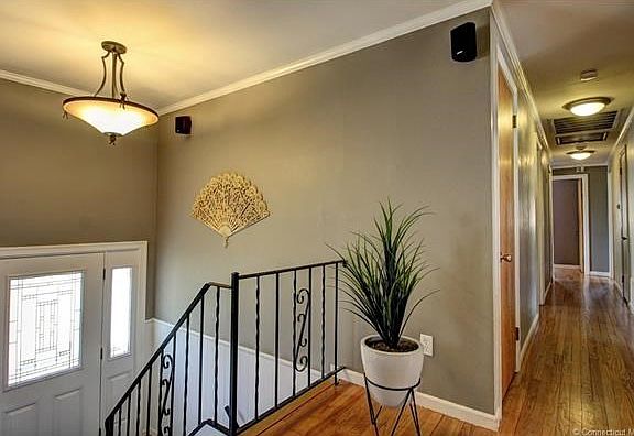 Pretty entry foyer!