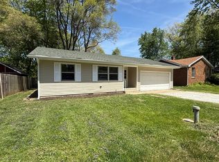 6381 E Flora St, Kankakee, IL 60901