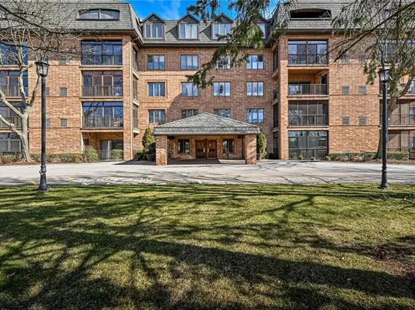 2525 Greensburg Pike APT 403, Pittsburgh, PA 15221