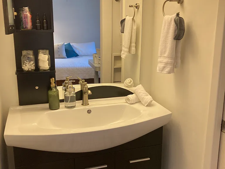 2526 E Corrine Dr — Photo 5