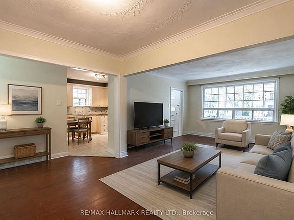 3rd image of 226 Lawrence Ave