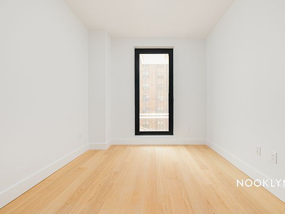 5th image of 224 W 124th St #1136
