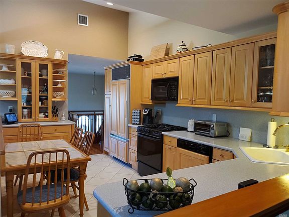 4th image of 807 Vivian Ct