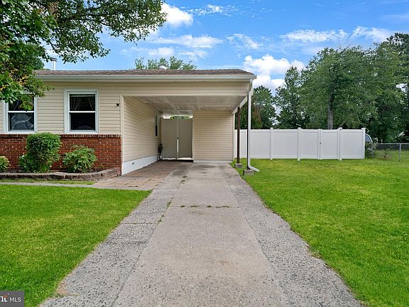 4th image of 508 Berkeley Dr