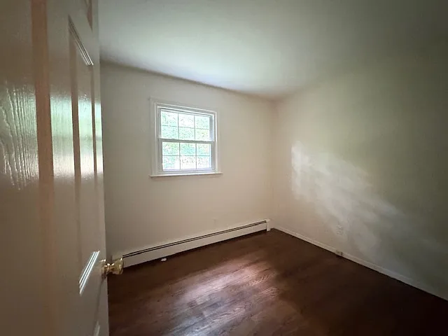 402 Thompson St — Photo 5