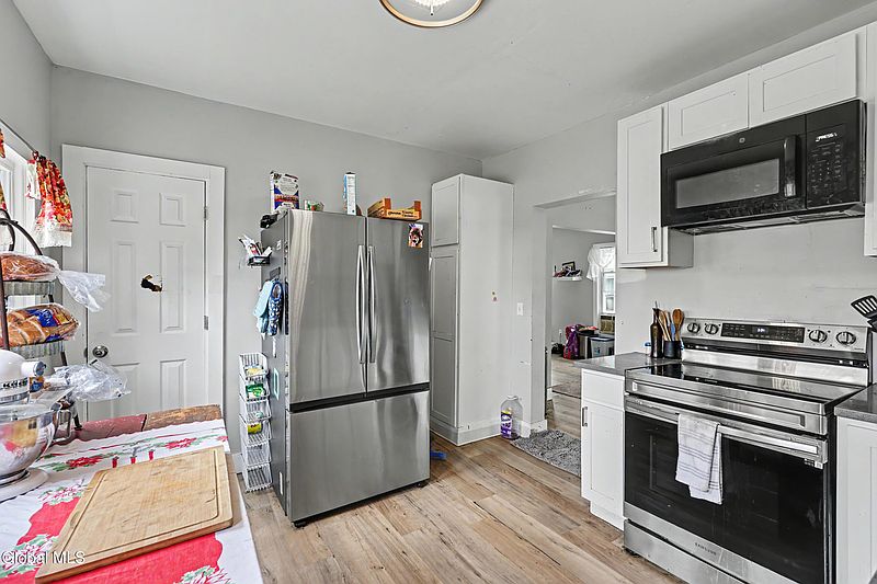 4th image of 70 Walnut Street