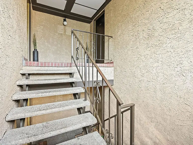 5500 Lindley Ave #209 — Photo 2
