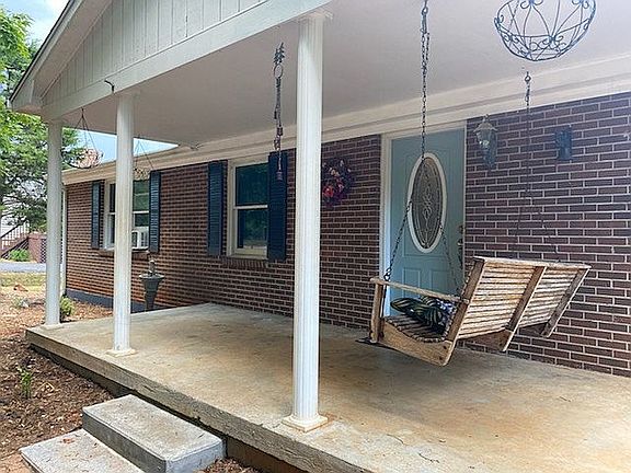2nd image of 108 Dogwood Ln