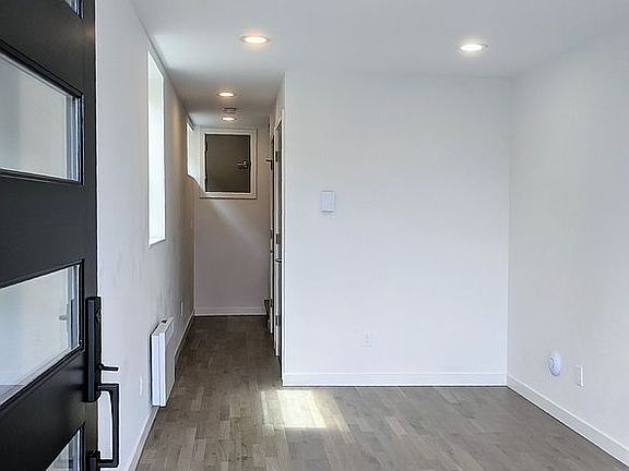 1st floor (flr) entrance