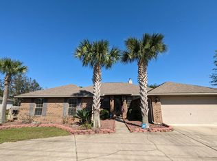 2054 Hawthorne Dr, Navarre, FL 32566