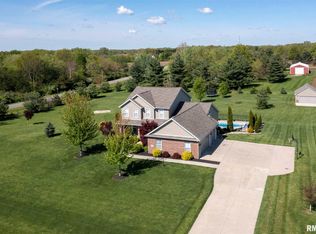 1 Briarwood Ln, Metamora, IL 61548