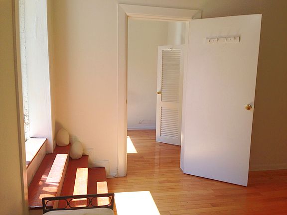 4th image of 10 Gramercy Park S APT 4R