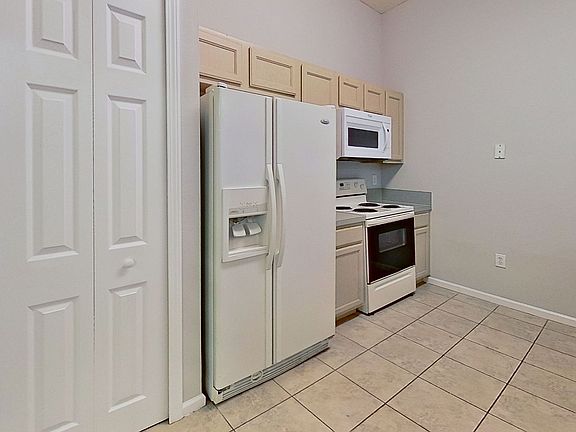 5th image of 9536 Armelle Way Unit 3