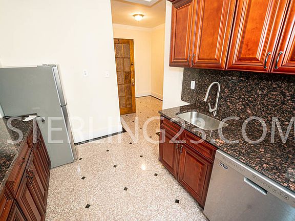 4th image of 35-45 33rd St #2A
