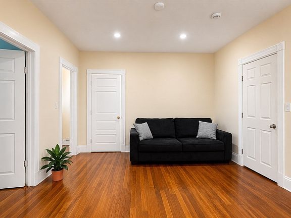 5th image of 16 Reynolds Ave #2