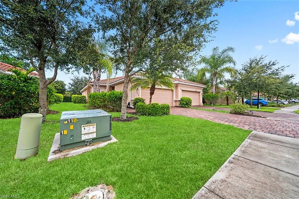 3 bed, 2.0 bath, 1417 sqft, $2,250 — Photo 4