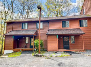 103 Woods Ln, Bushkill, PA 18324