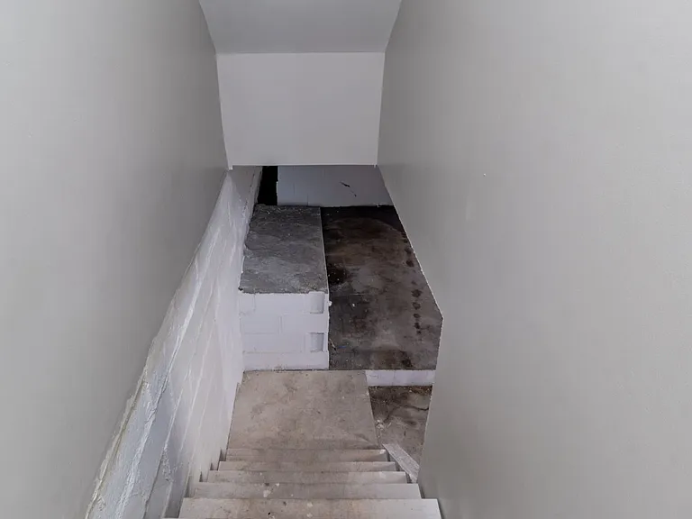 1345 N Olney St — Photo 30