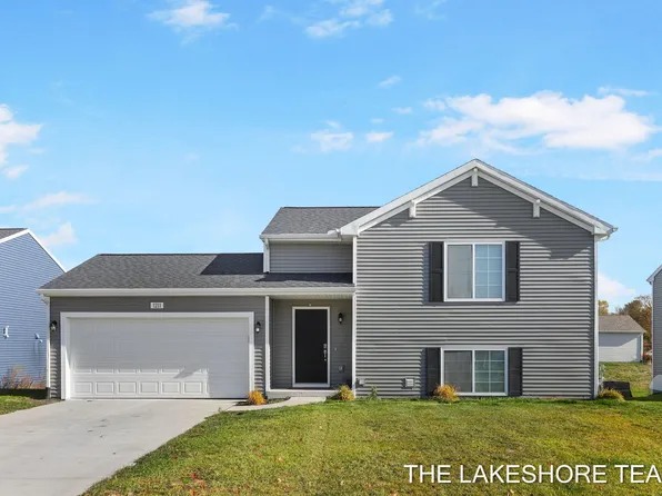 1211 Jayberry Dr, Holland, MI 49424