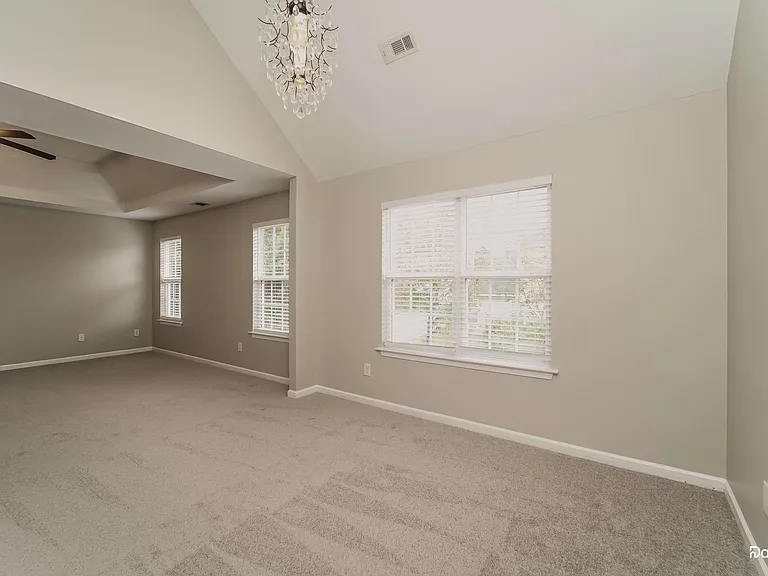 140 Dunnell Rd — Photo 8
