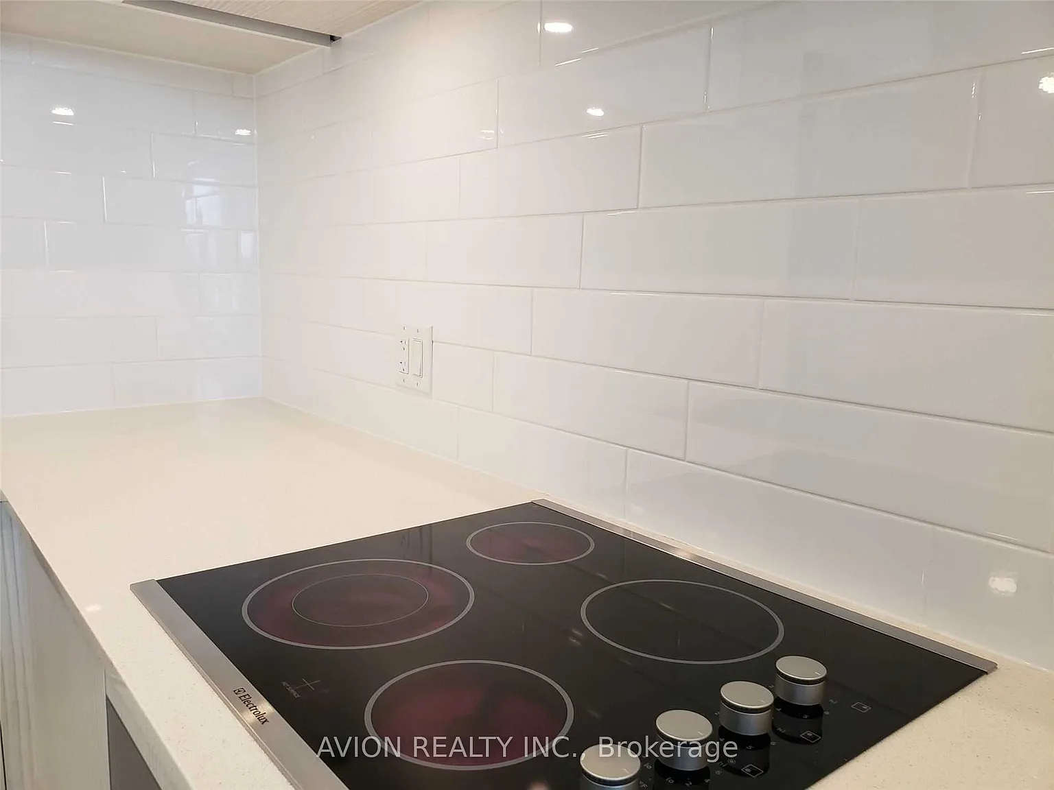 2 bed, $2,400 — Photo 4
