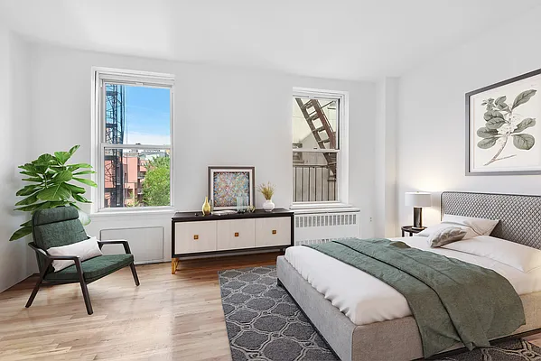 Sold by Bond New York | media 4