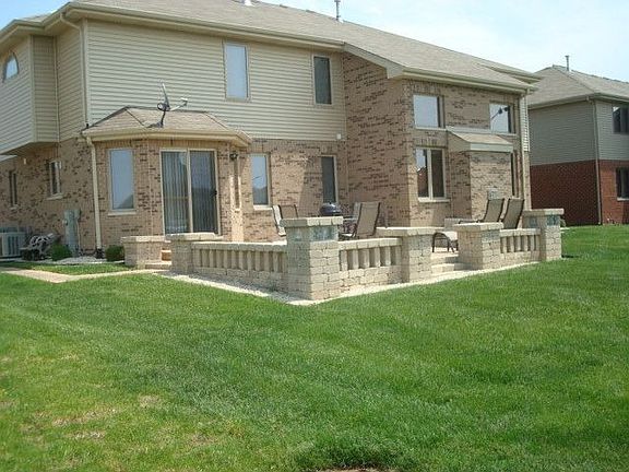 3rd image of 21138 Vivienne Dr